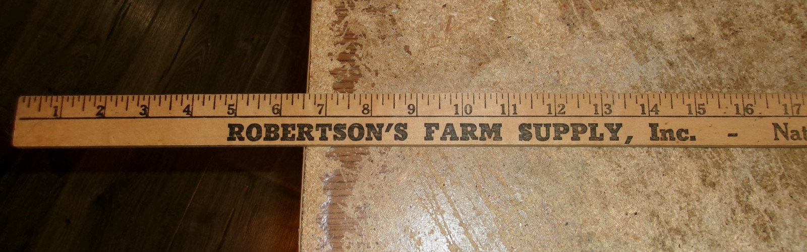 vintage robertsons farm supply natl. stock yards,il.36&Prime; wood yardstick good used