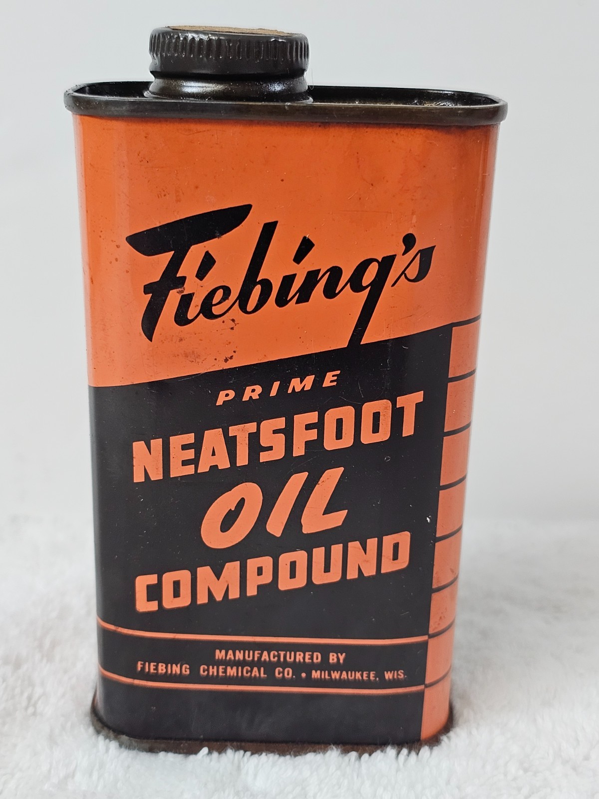 Fiebing’s Neatsfoot Oil Compound Tin Can Milwaukee WI Horse Tack Graphic VTG