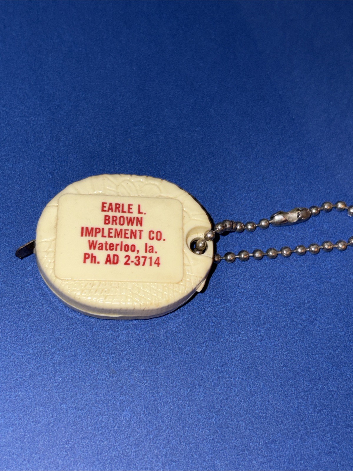 Earl Brown Implement – Waterloo, IA – Ad Keychain Farm Ag – Vtg Phone