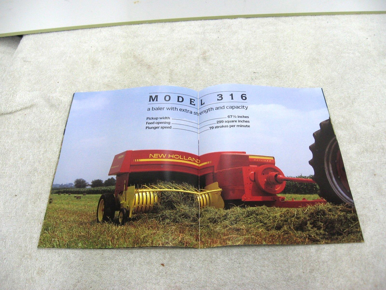 VINTAGE 1985 FORD NEW HOLLAND TRACTOR BALER BALERS BROCHURE 311 316 326