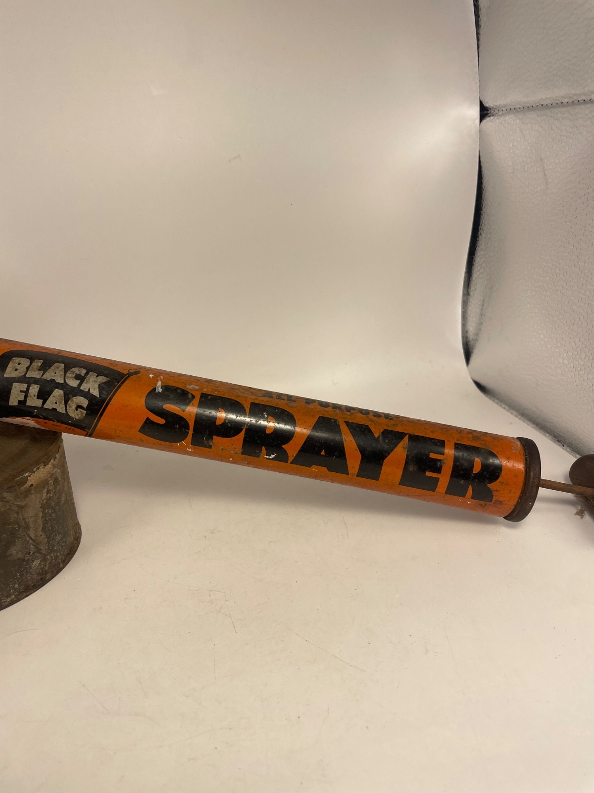 Vintage 1940&rsquo;s Black Flag Tin Bug Pump Sprayer Metal Canister & Wooden Handle