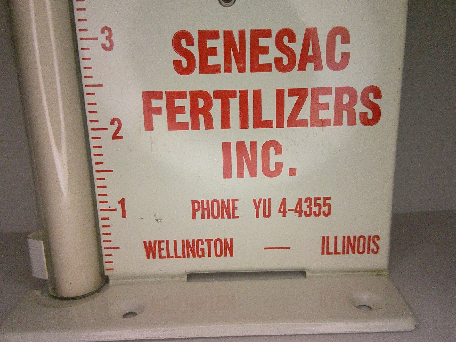 Metal outdoor advertising rain gauge w/ inst. Senesac Inc. Wellington, Ill. Z150