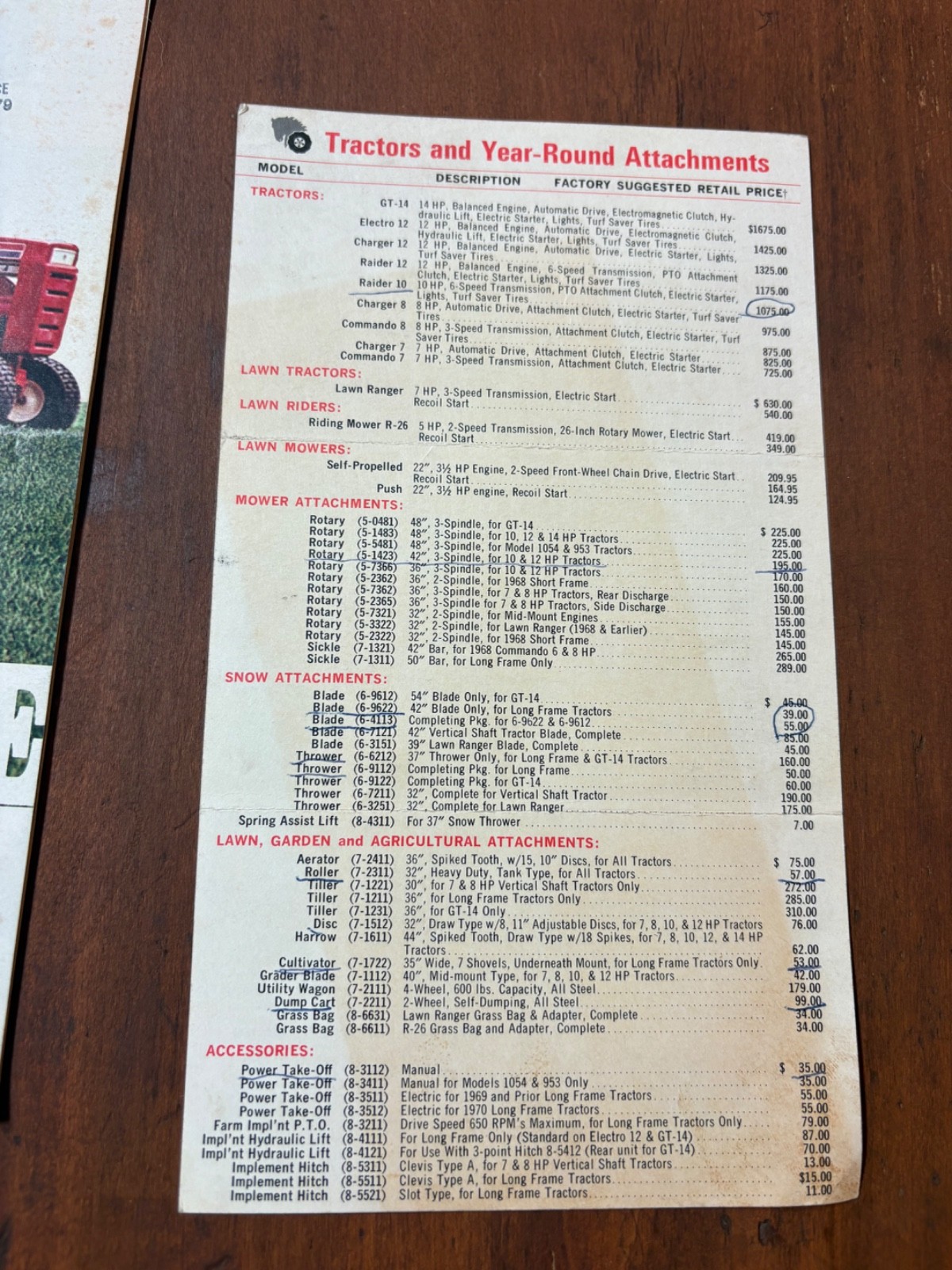 1970 Wheel Horse Garden Tractors Brochure NFL GT-14 Electro 12 Charger 10 12
