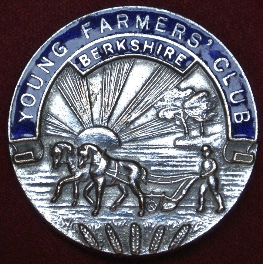 Vtg YOUNG FARMERS’ CLUB BERKSHIRE England PINBACK – Blue Enamel – Bradford Works