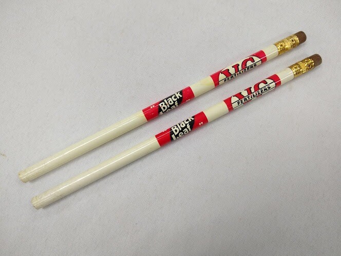 Lot of 2 vintage Black Leaf insecticide / VC fertilizers advertising pencils