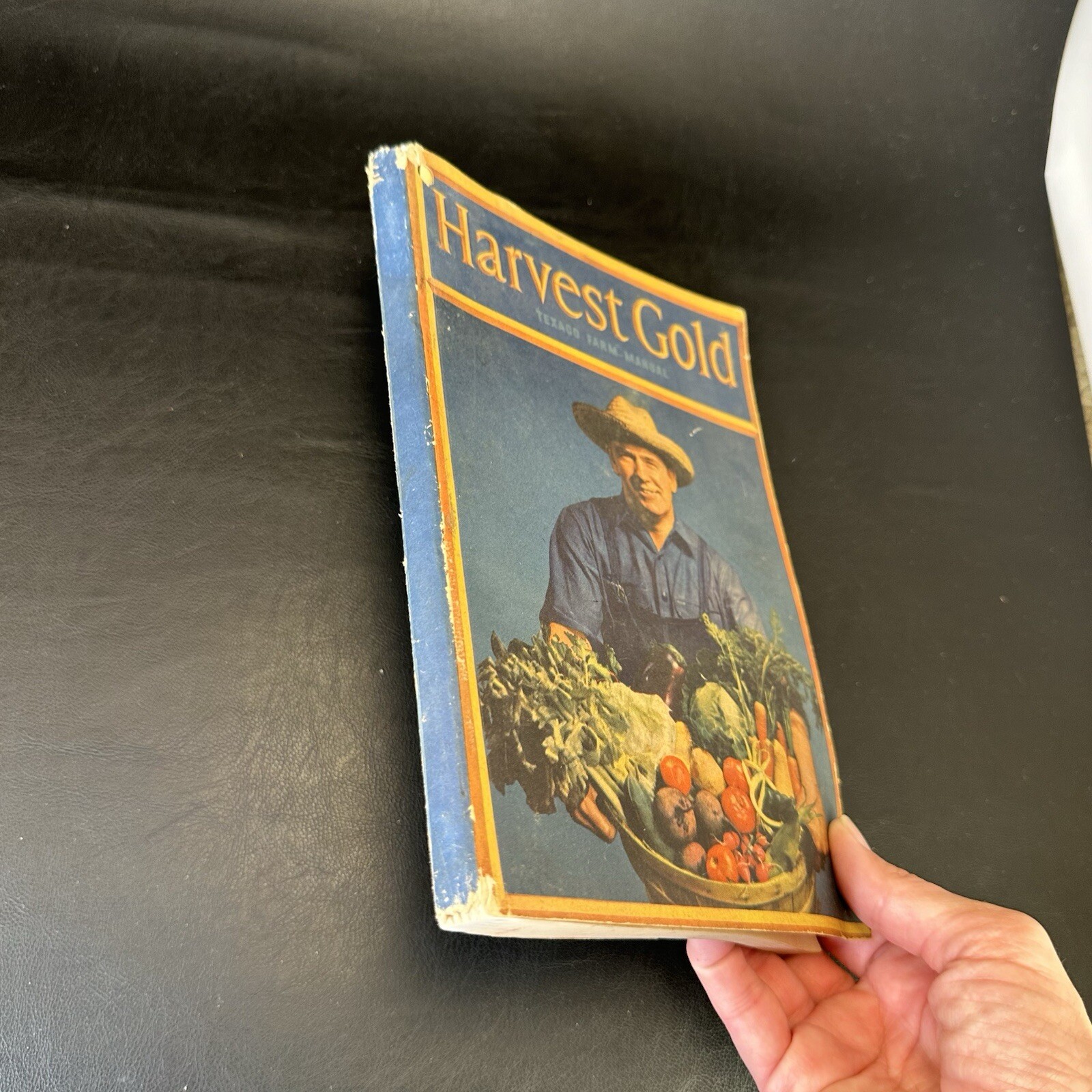 1943 TEXACO HARVEST GOLD FARM MANUAL