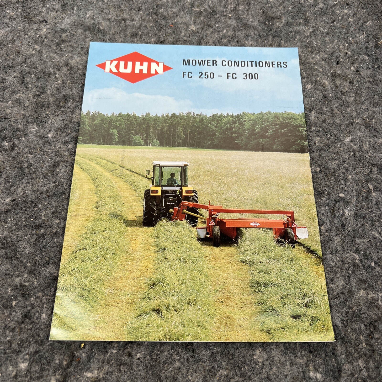 Original KUHN Mower Conditions Color Sales Brochure 250 300