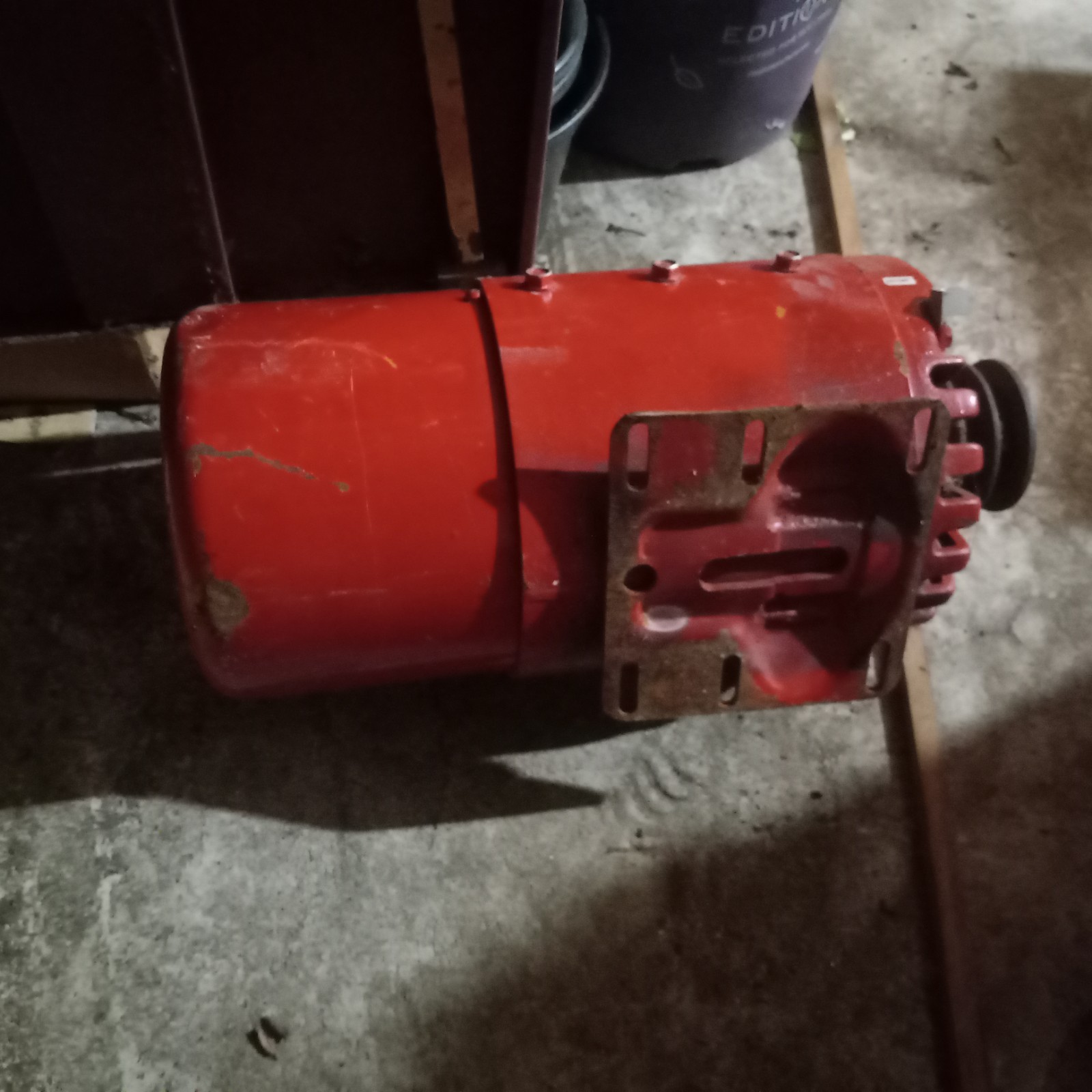 Tractor Generator/WINPOWER Tractor Alternator, Heavy, Great Stored Condition