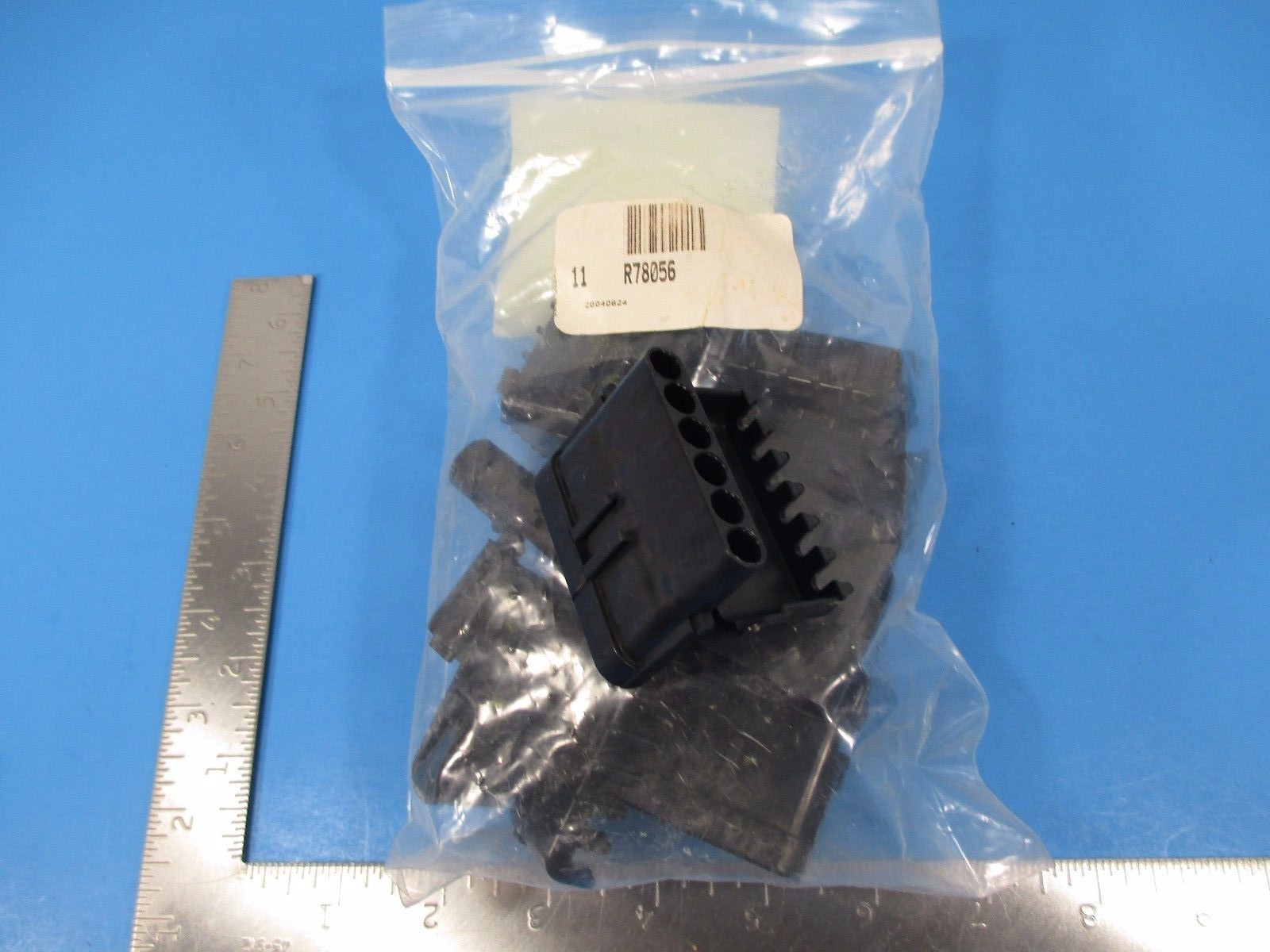 John Deere 10 Electrical Assembly Connector OEM Part# R78056 NOS in Package NOS2