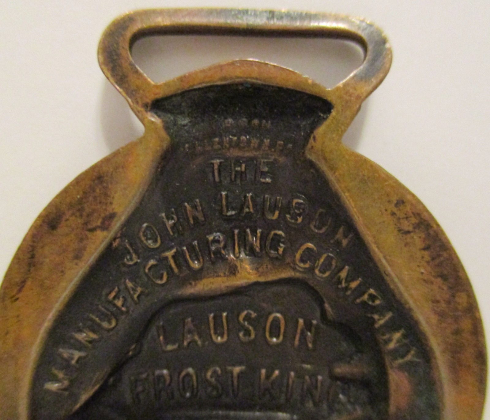 VINTAGE John Lauson Mfg Company Frost King Hit & Miss Engines Watch Fob Grammes