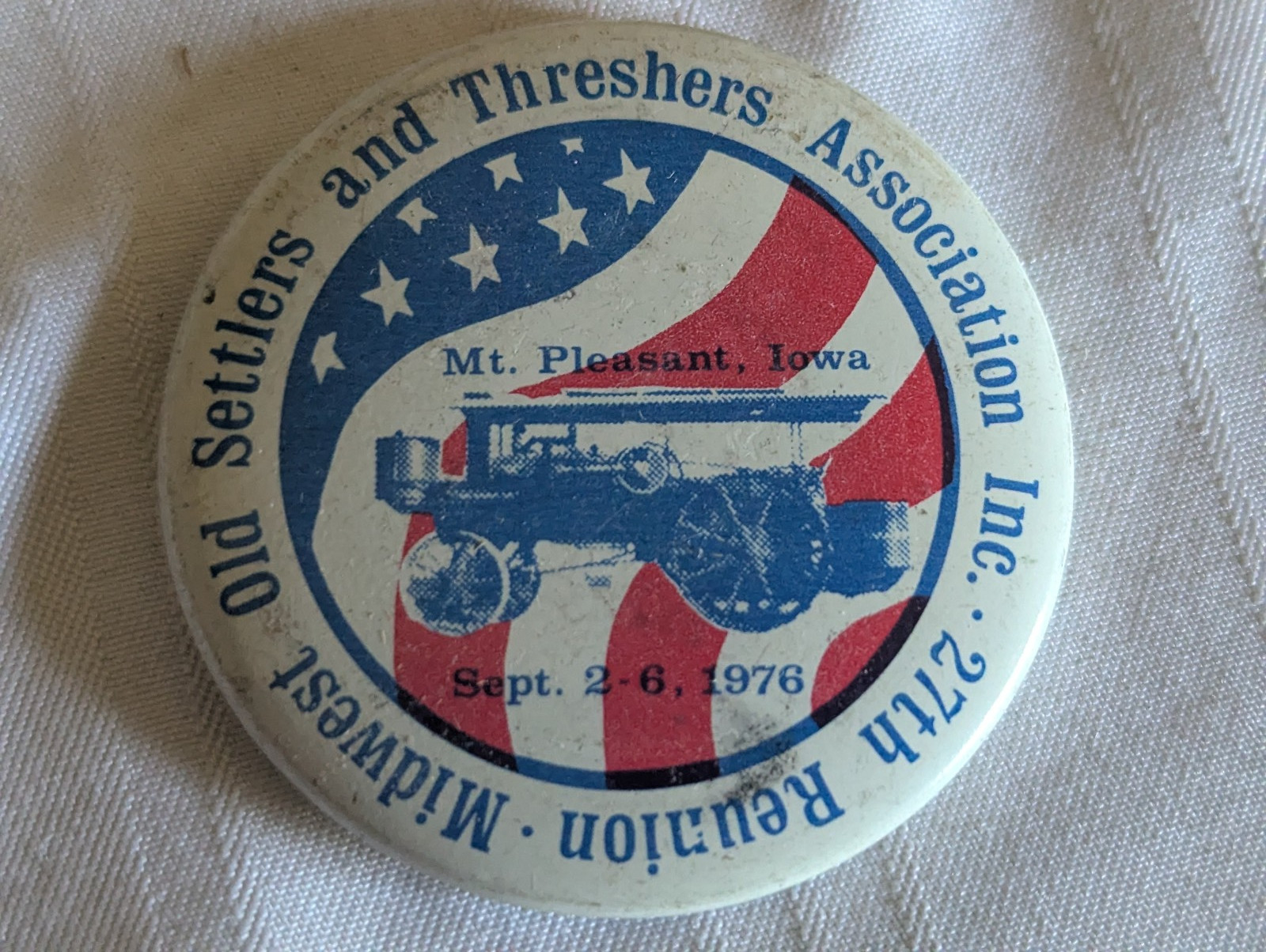 Midwest Old Settlers Threshers Association Mt Pleasant IA 1976 button 27th Reun