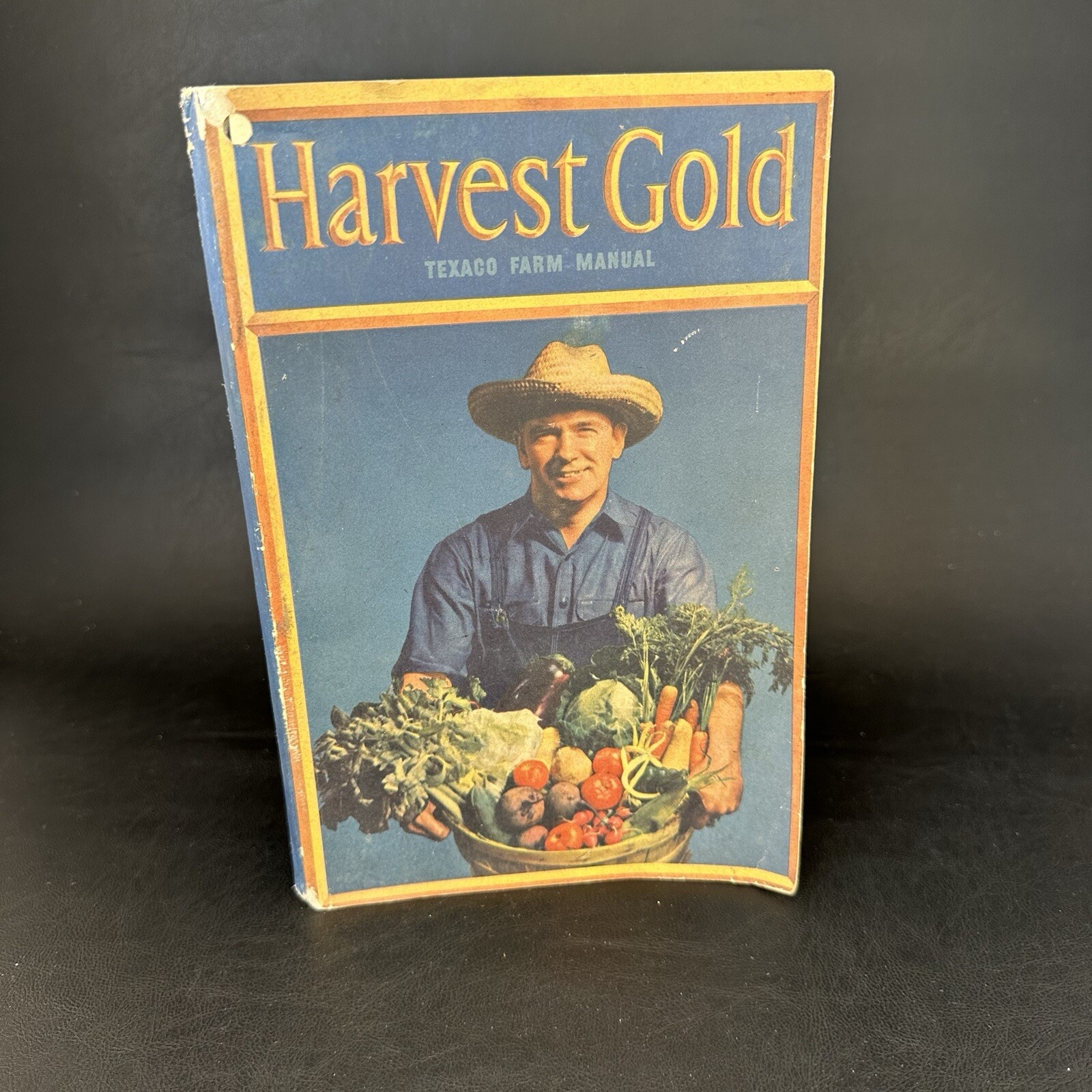 1943 TEXACO HARVEST GOLD FARM MANUAL