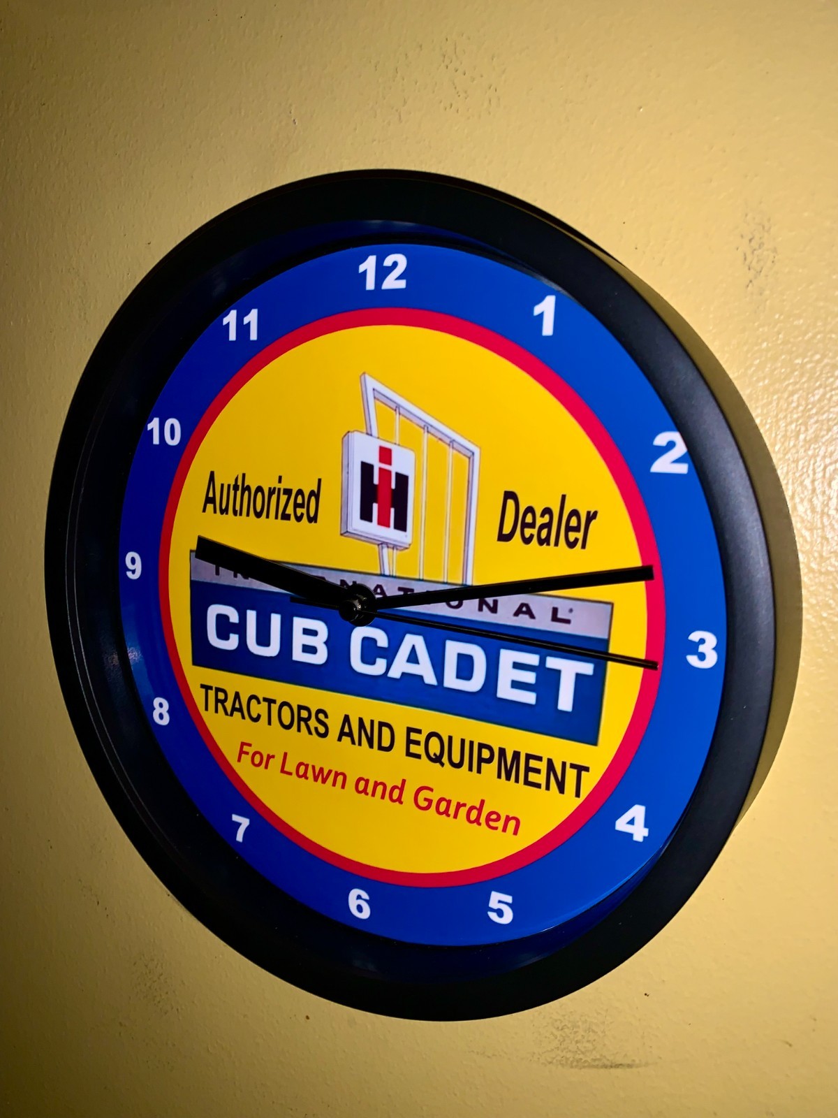 Cub Cadet Farm Tractor Barn Garage Man Cave Clock Advertising Sign