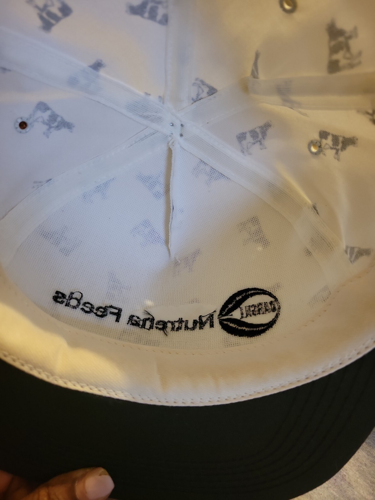 1980s CARGILL NUTRENA FEEDS SNAPBACK BASEBALL CAP