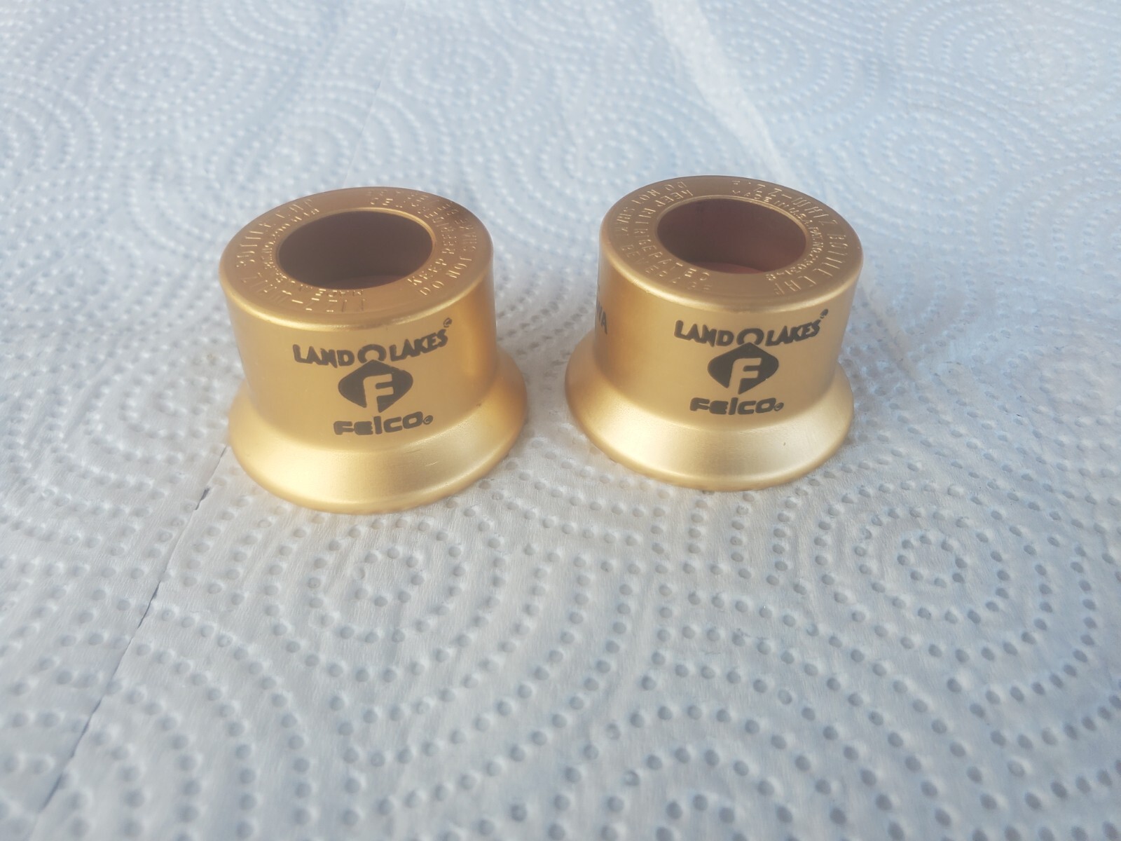 2 Metal Bottle Cappers Land O Lakes Felco Dike New Hartford Iowa Farmers Co-op