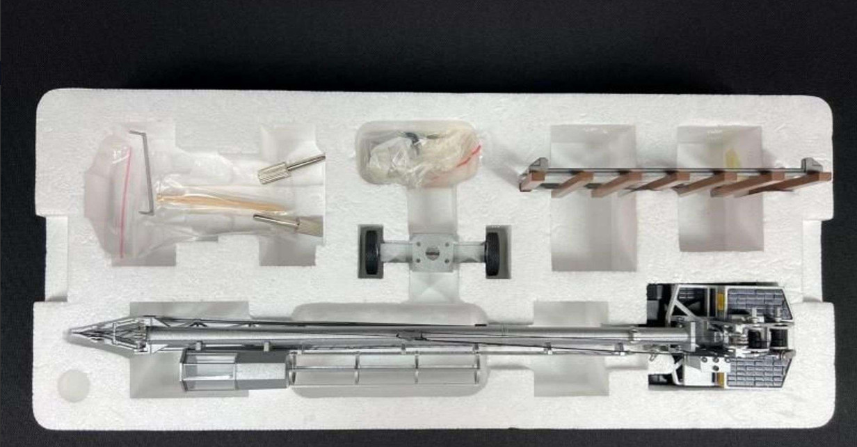 NZG Liebherr Rohrmastkran Form 6 Model Crane, with Original Box