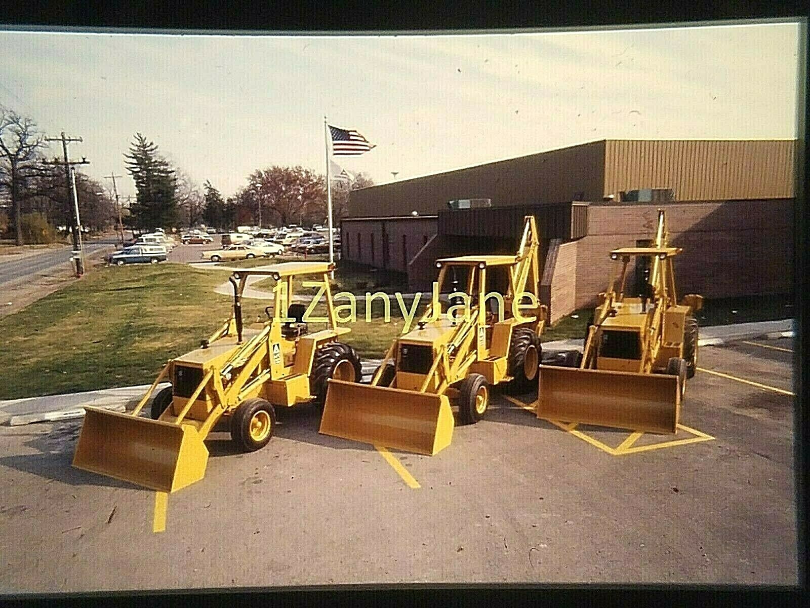 AC0304 35mm Slide of an ALLIS CHALMERS MEDIA FACTORY EQUIPMENT WHEEL LOADERS