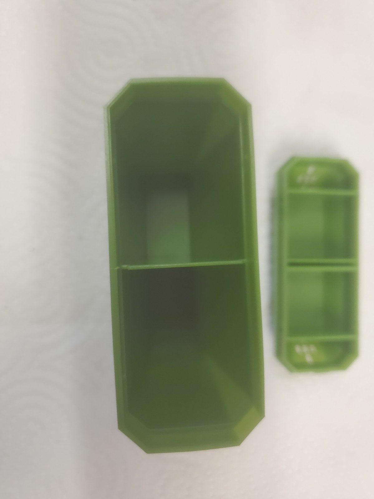 Green Plastic Salt & Pepper Shaker Shear Elevator Bristow Iowa Grain Feed