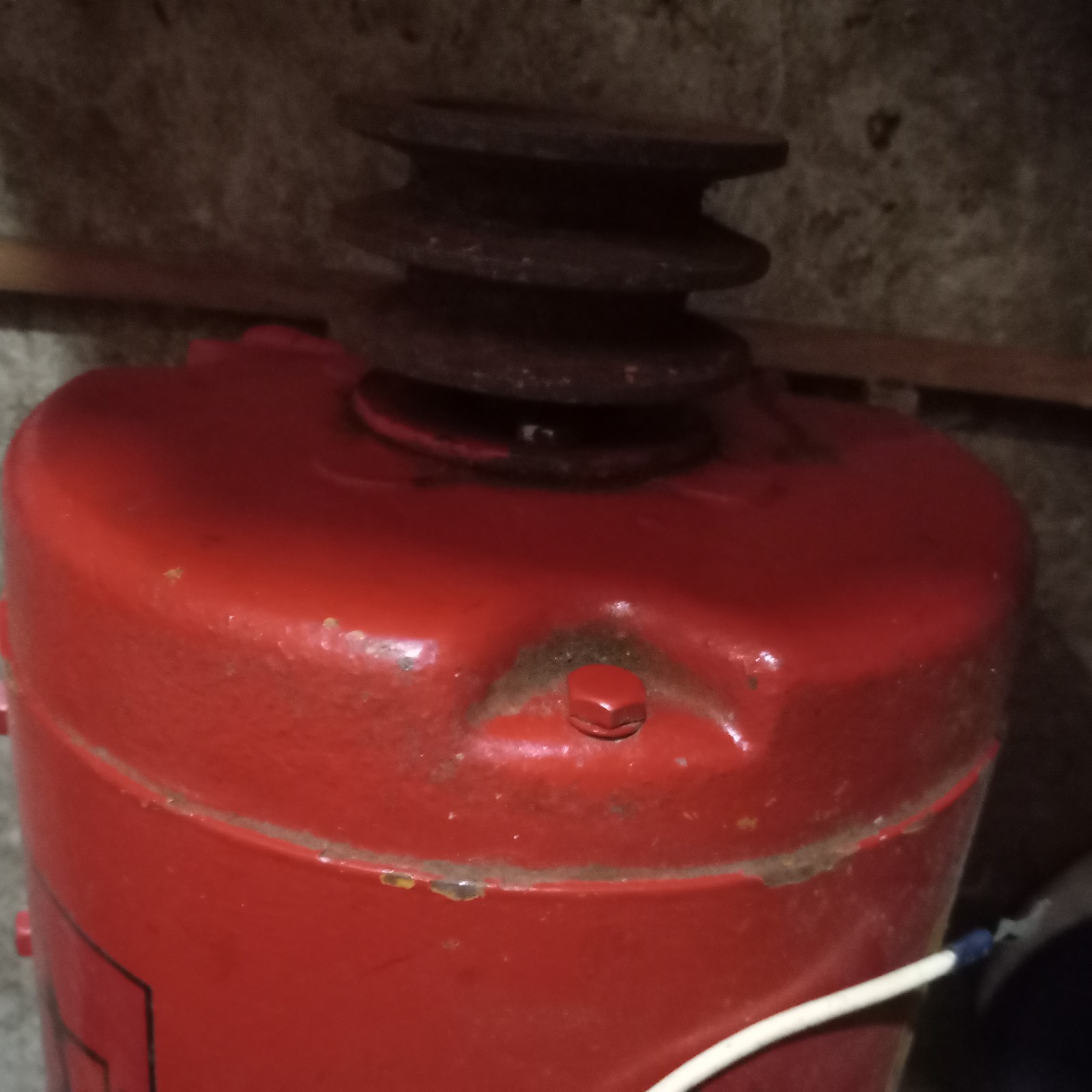 Tractor Generator/WINPOWER Tractor Alternator, Heavy, Great Stored Condition