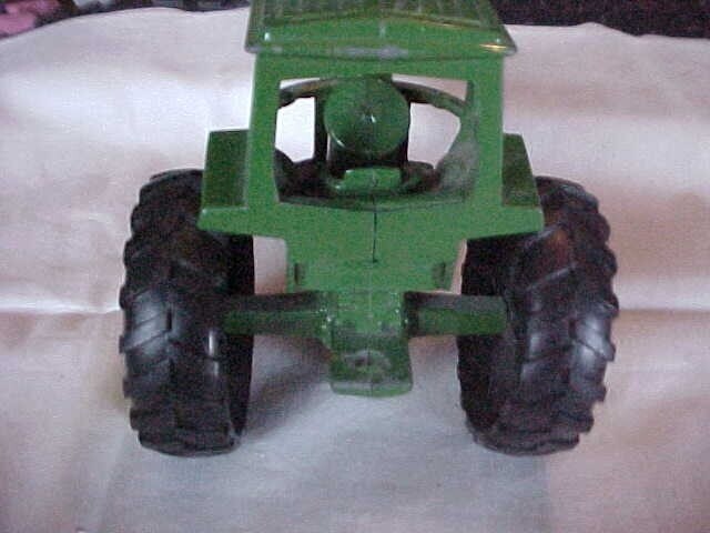 ERTL #66, JOHN DEERE TRACTOR