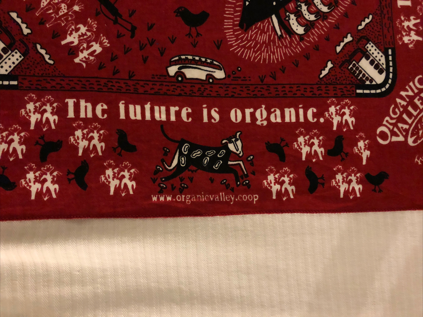 Organic Valley Bandana Scarf Handkerchief Red Square 21×22&Prime; Cows Chickens