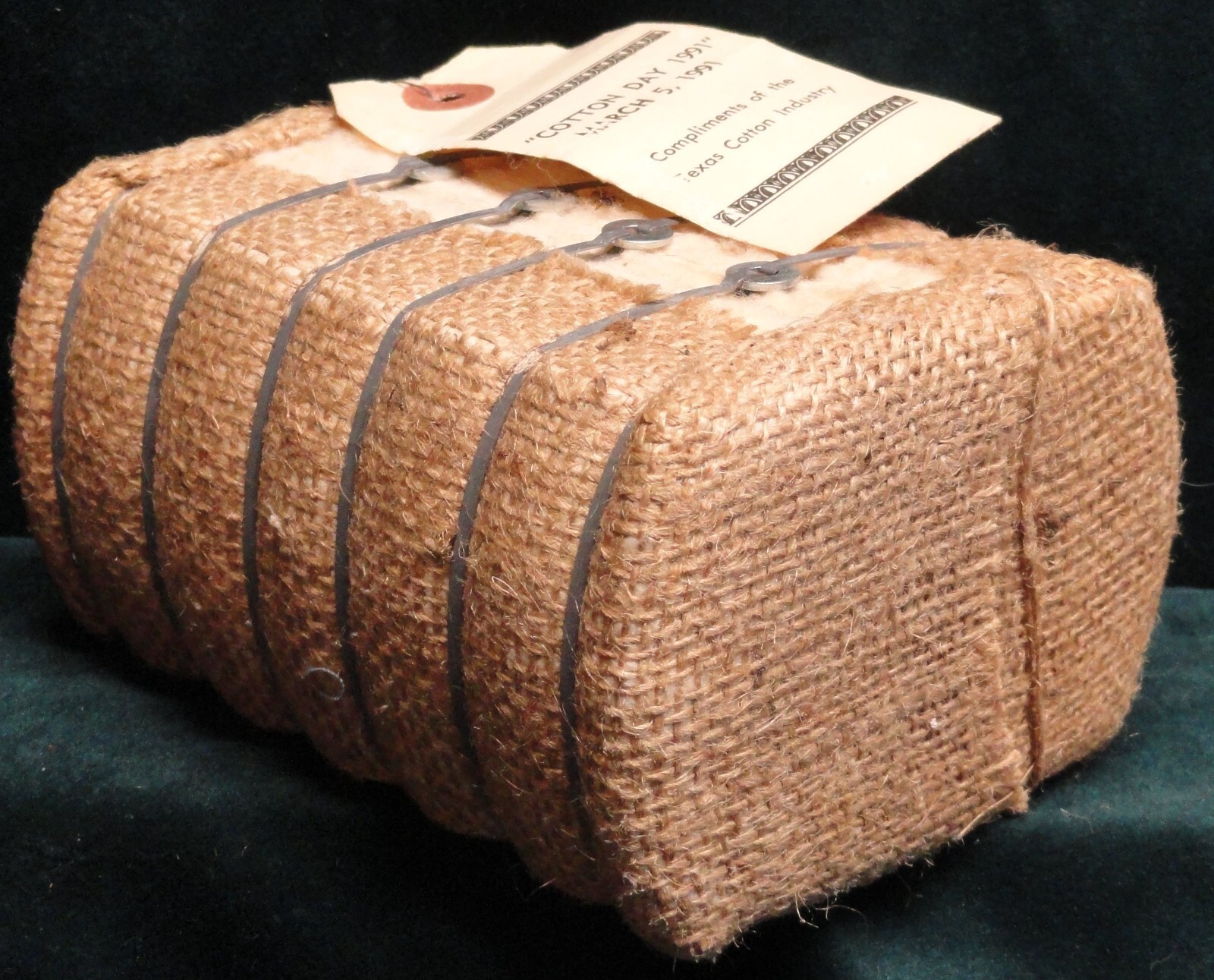 Vintage Miniature Souvenir « Cotton Day 1991 » Texas Cotton Bale — LOOK