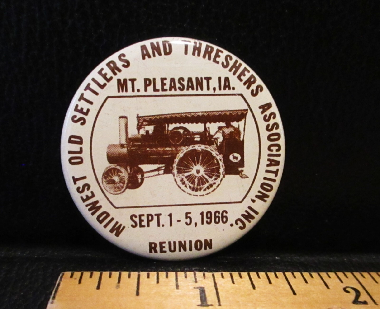 1966 Midwest Old Settlers Threshers Reunion Mt Pleasant Iowa IA Button Tractor