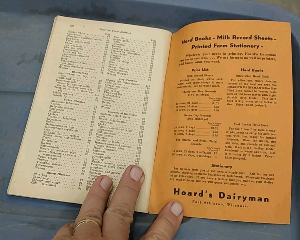 Vintage 1940 Hoard&rsquo;s Dairyman Booklet How To Treat Common Ailments Farm Animals