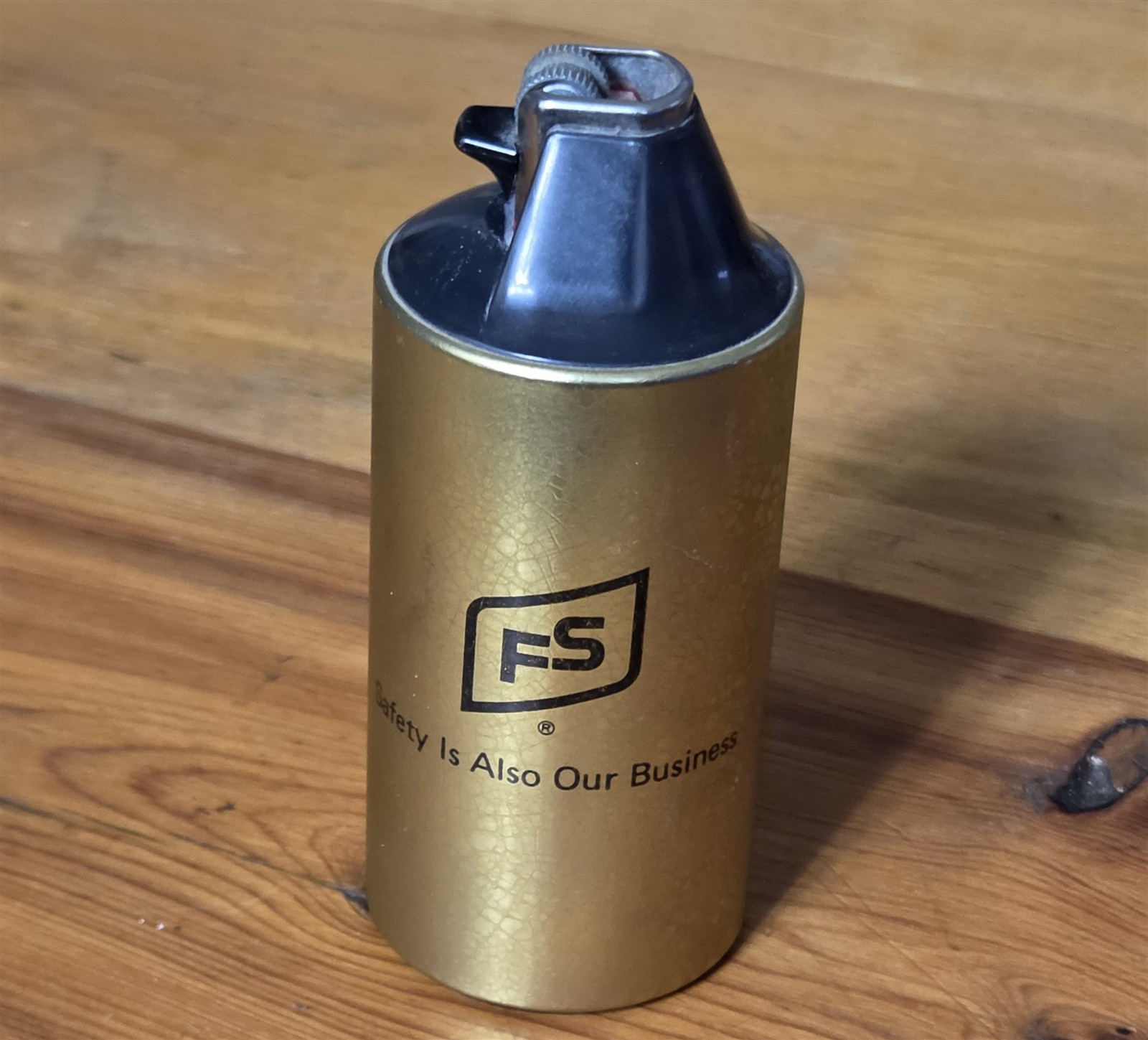 VINTAGE FS CRICKET LIGHTER HOLDER SAFETY IS OUR BUSINESS 4&Prime; TALL LIGHTER WORKS