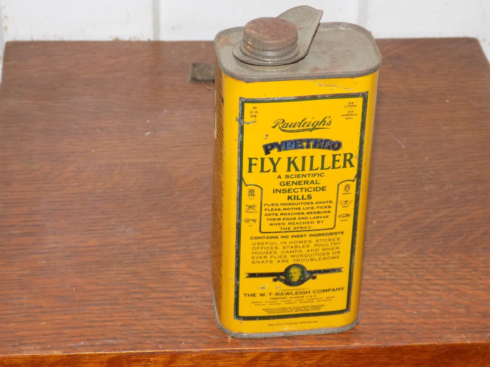 Vintage Rawleigh’s Fly Killer EMPTY 18 Ounce Tin