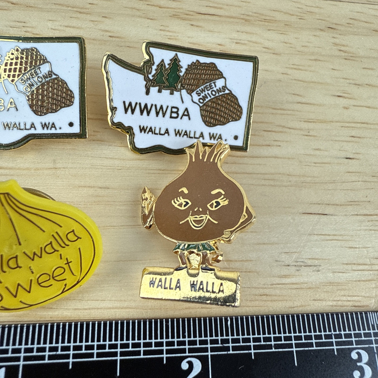 4 Walla Walla Sweet Yellow Onion Advertising Pins Washington State Agriculture