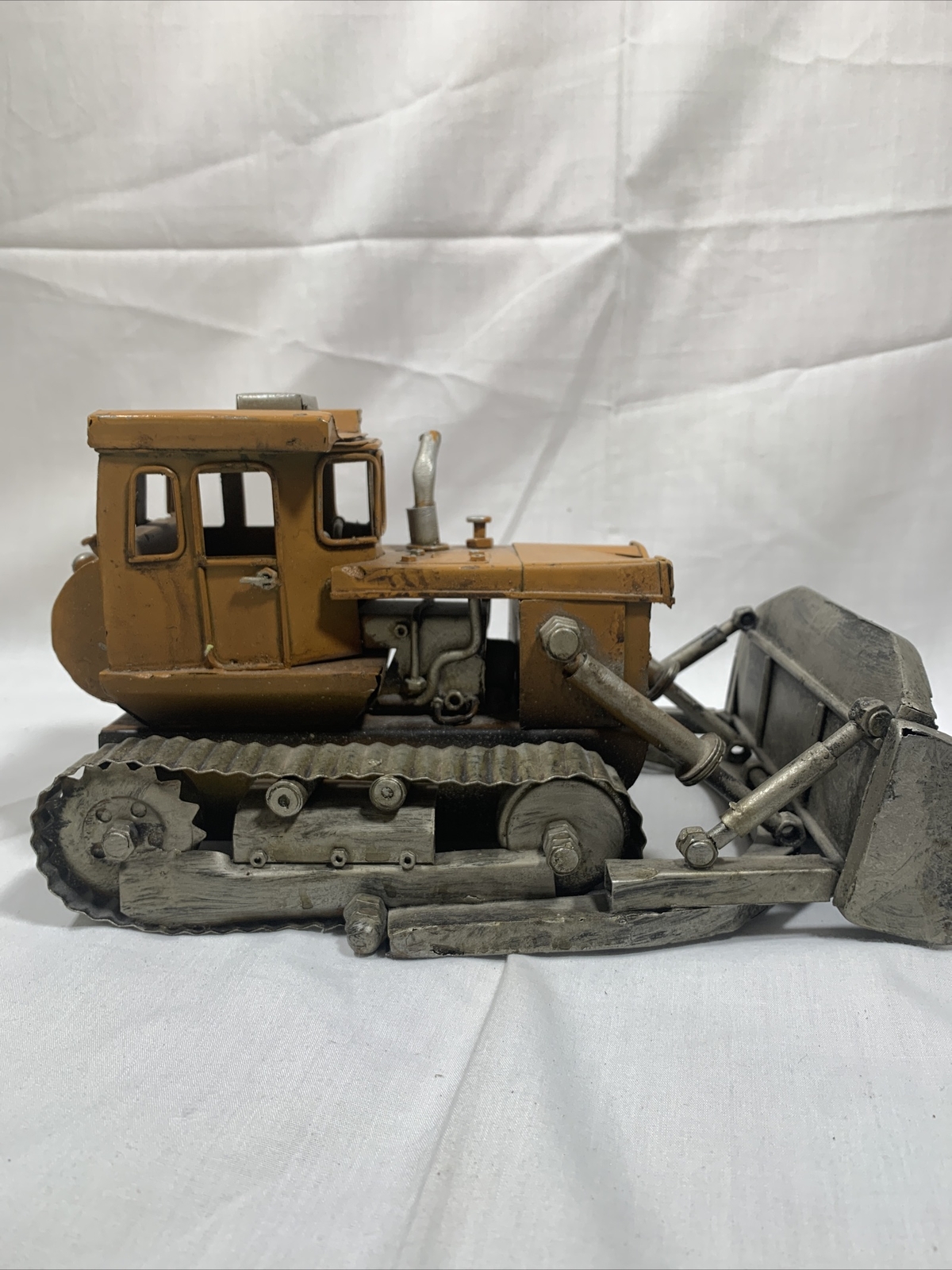 Bulldozer Metal Scale Model 12&Prime; Collector Construction Bulldozer Great Condition