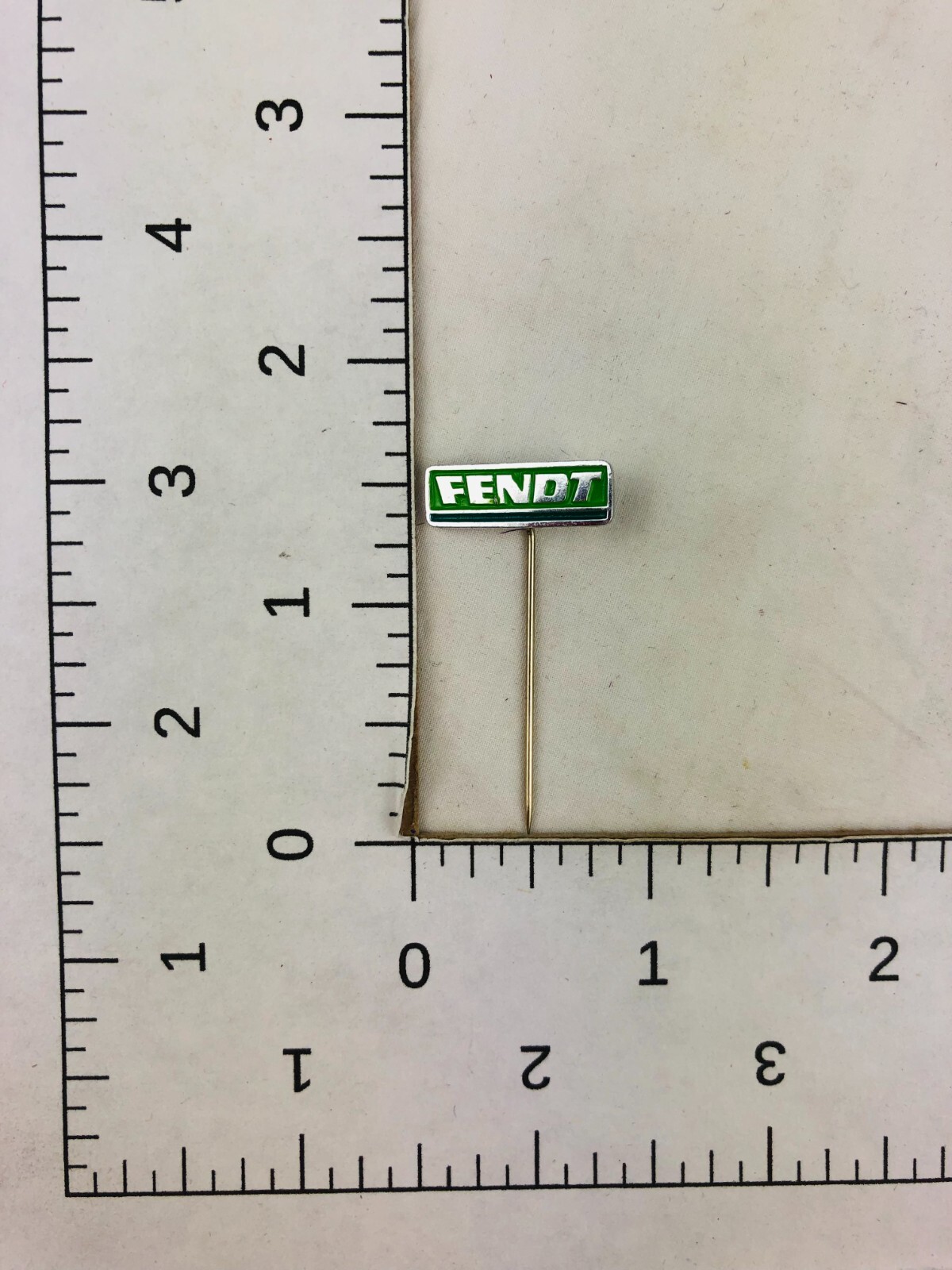 Fendt Tractors 1960s Lapel Pin Farming Machinery Manufacturer Marque Logo *J7h