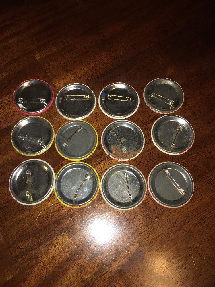 Lot 12 70s-80s Paris MO Mark Twain Old Threshers Assn Festival Souvenir Pinbacks