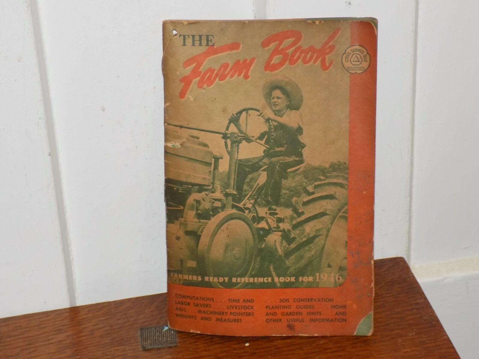 Vintage 1946-47 The Farm Book Cities Services Oils Booklet