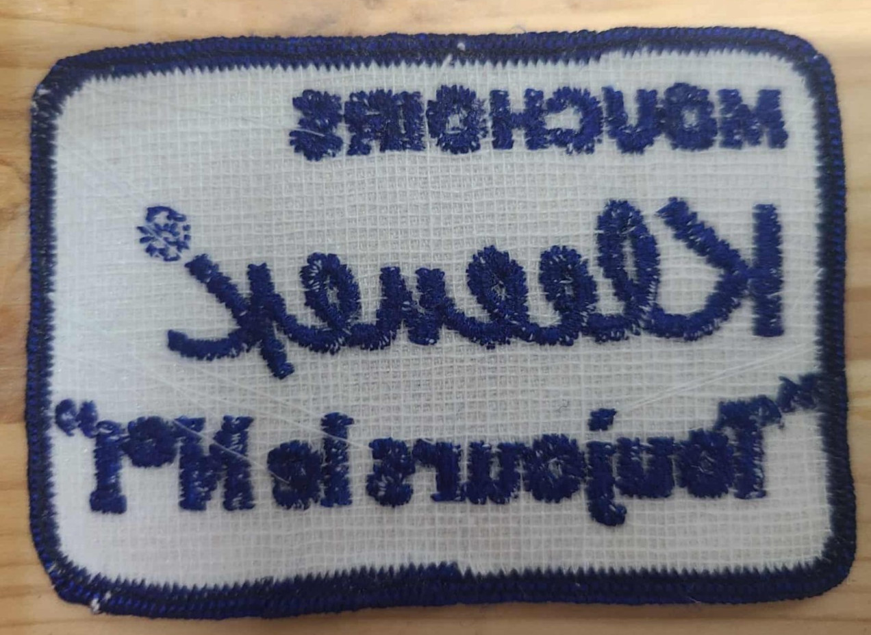 « Vintage Knitted Patch – &lsquo;Mouchoirs Klenek&rsquo; Embroidered Fabric Badge – French