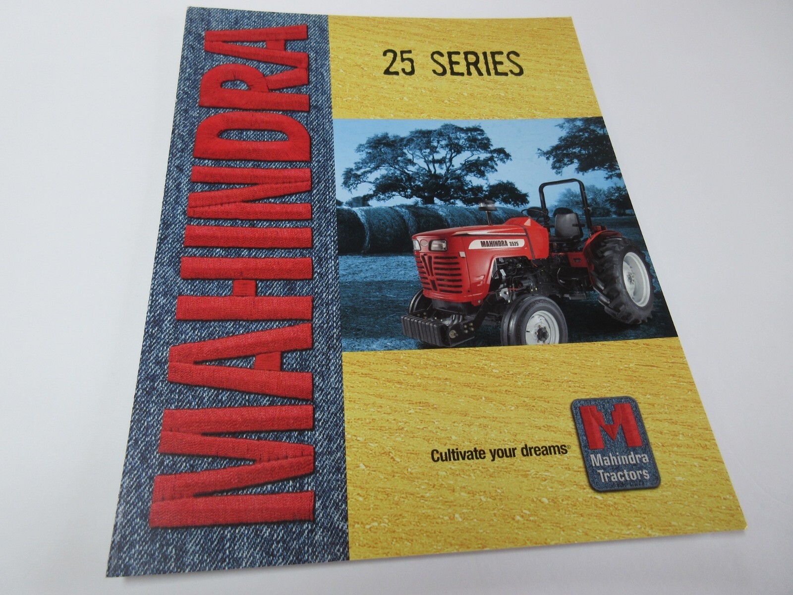 Mahindra 25 Series Tractor Brochure 4 Page