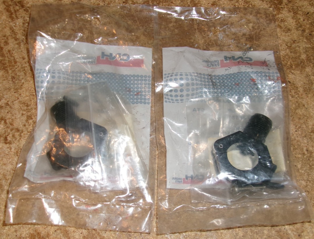 2-lot case new holland #47381816 holders in the package new