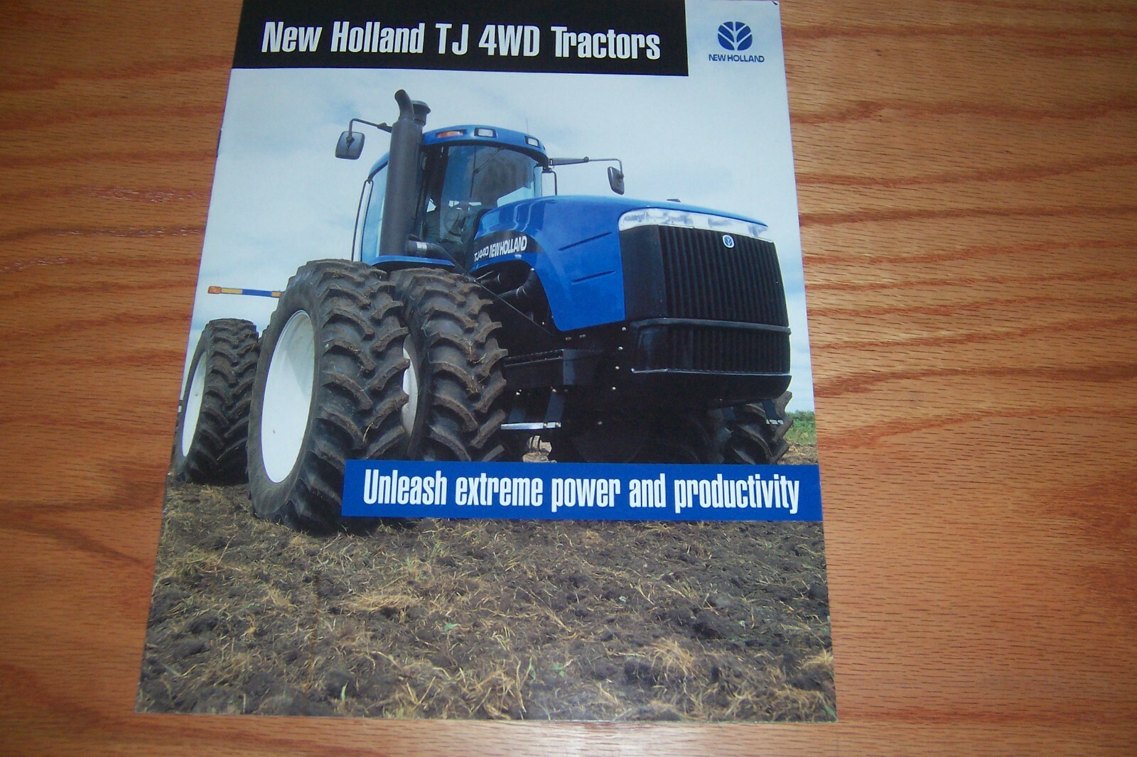 NEW HOLLAND TJ 4WD TRACTORS (TJ440) literature, 31032540 2001