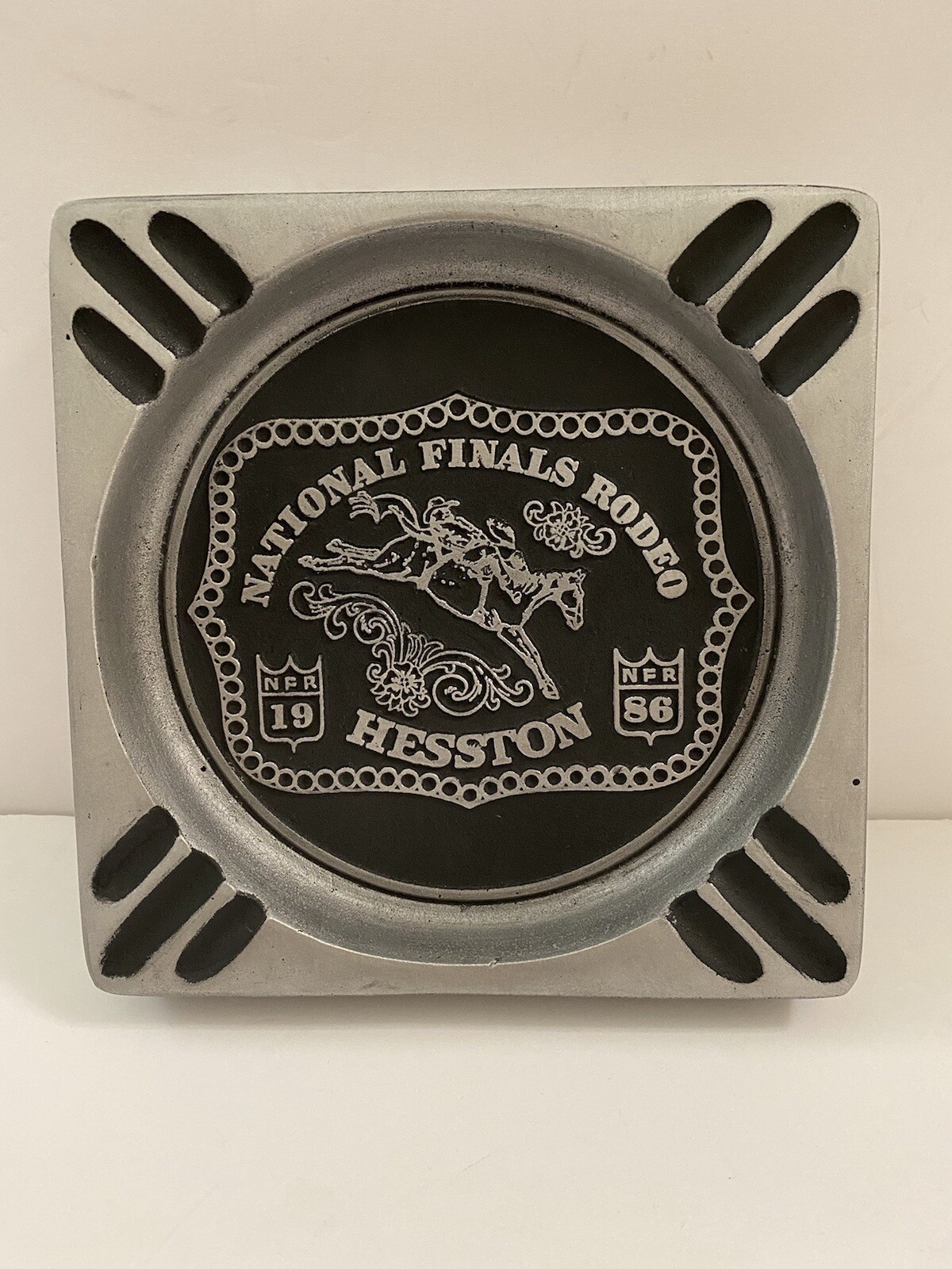 HESSTON NATIONAL FINALS RODEO 1986 Collector Ashtray #4 Anniversary Series