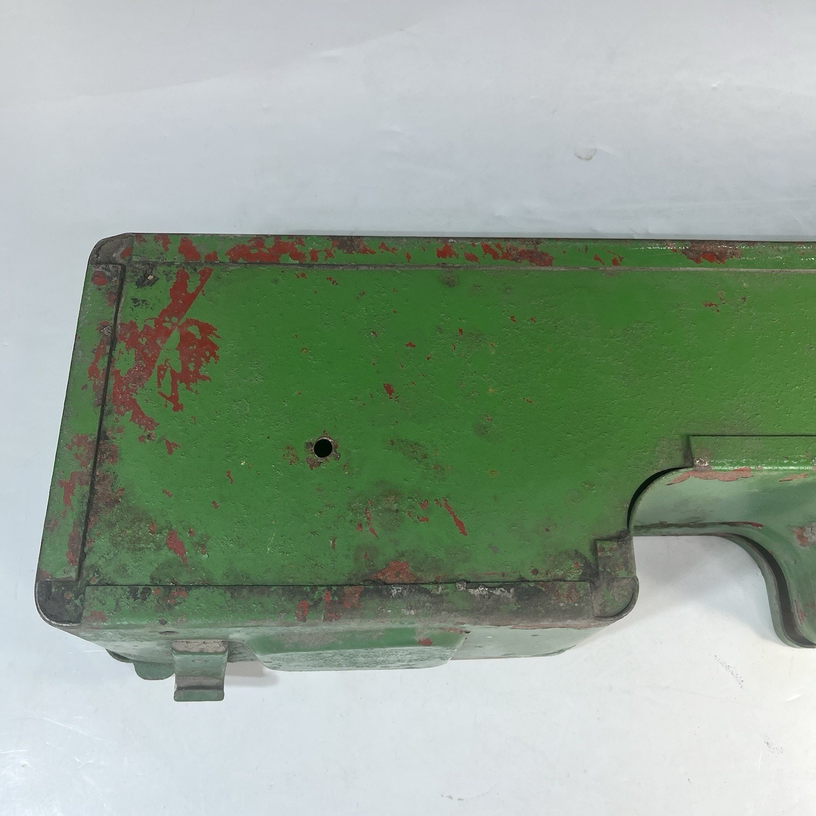 Vintage Unbranded Metal Tractor Toolbox 18x6x4 tall Lid No Latches Green Painted