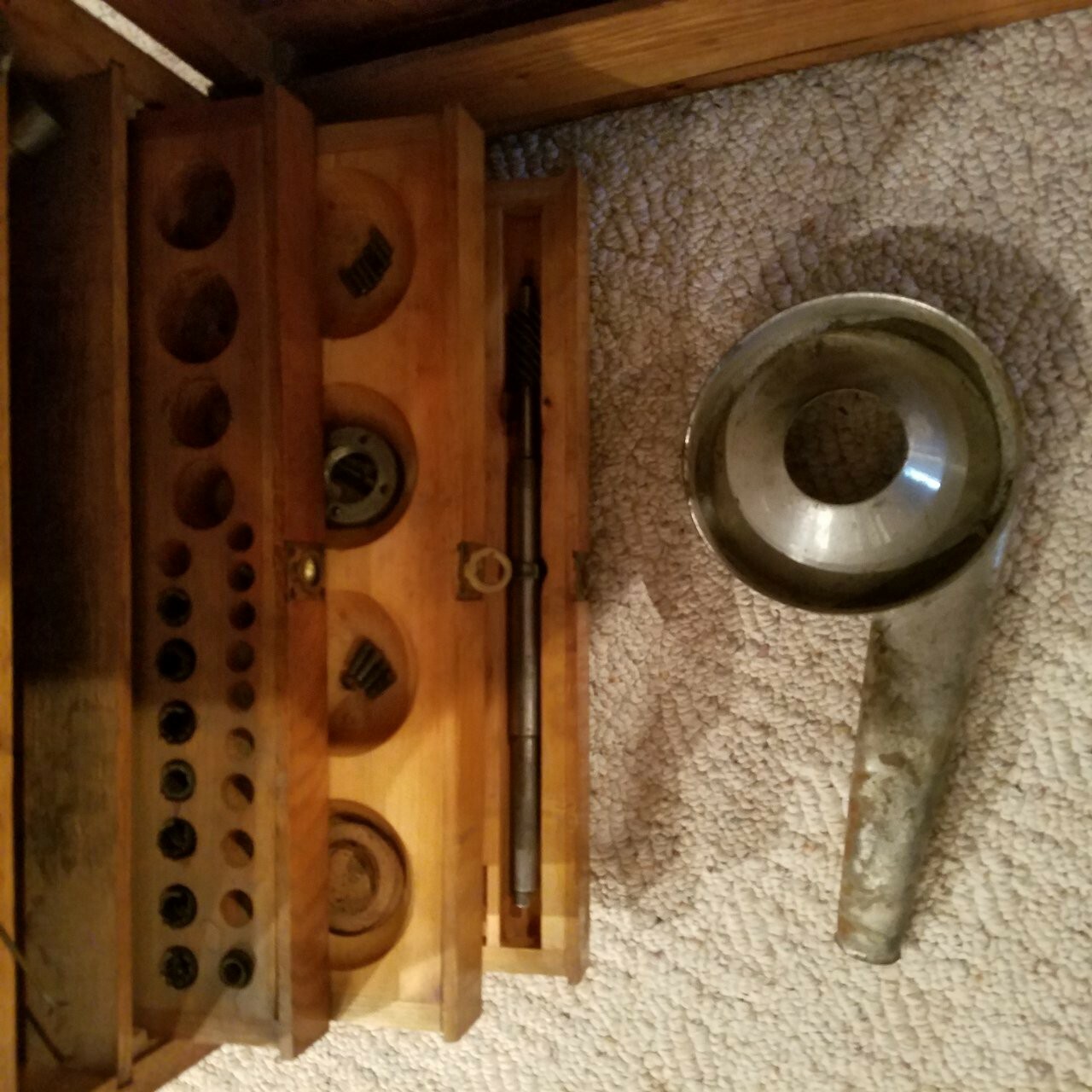 ANTIQUE DE LAVAL CREAM SEPARATORS AMERICAN OAK PARTS CABINET, W/ ORIGINAL PARTS