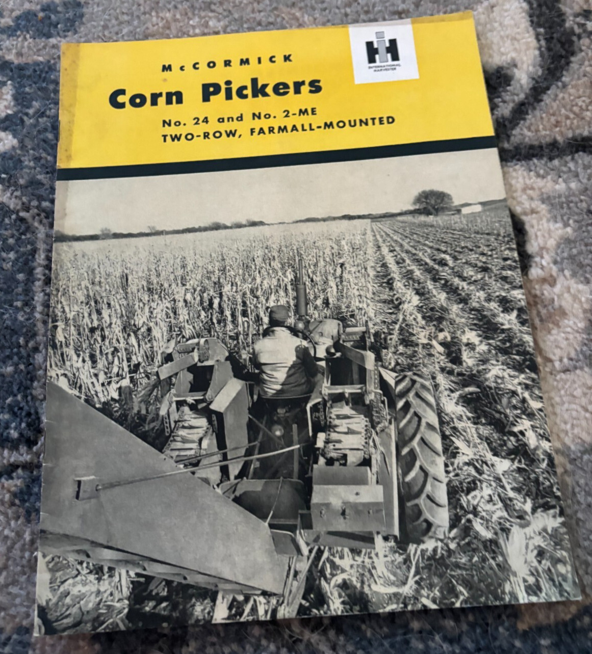 International Harvester 24 2-ME Corn Picker For 1953 Brochure FCCA25