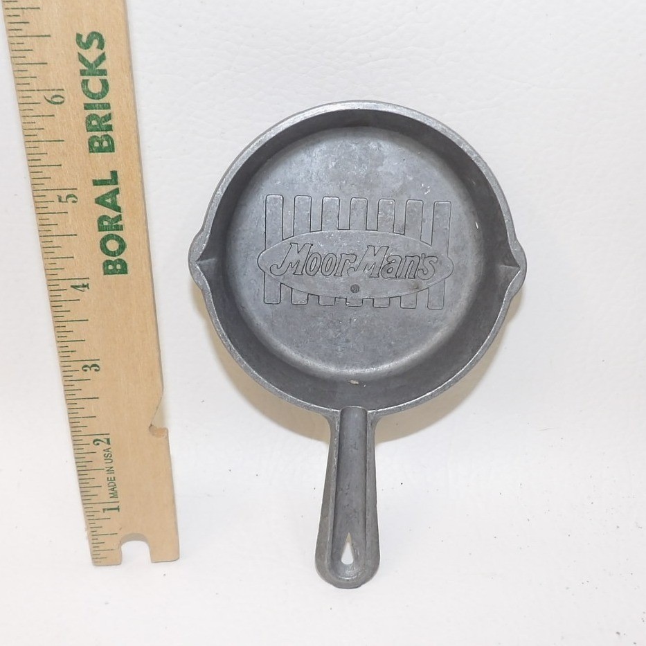 Vintage MoorMan&rsquo;s Cast Aluminum Miniature Skillet Ashtray Spoon Rest Advertising