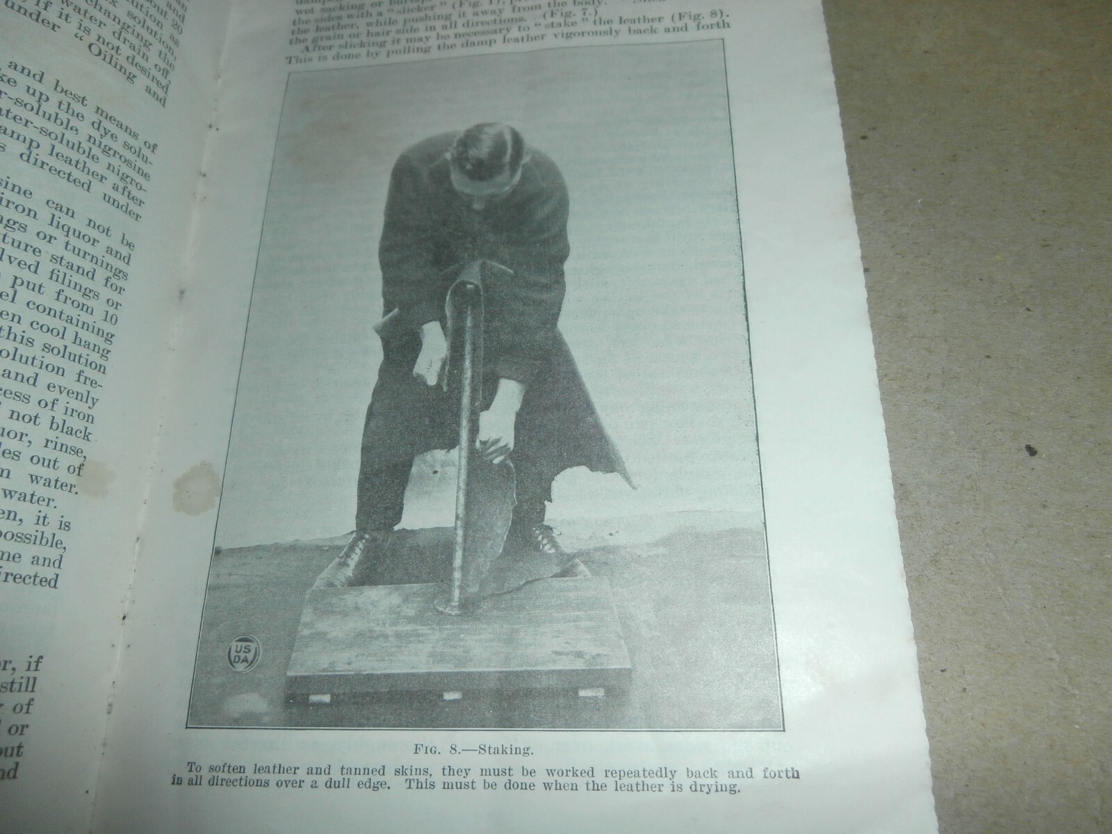 US Department of Agriculture Farmers Bulletin Home Tanning of Leather Fur Skins