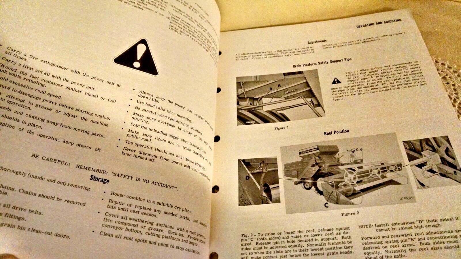 AVCO NEW IDEA UNI-SYSTEM COMBINE 710 OPERATOR&rsquo;S MANUAL UC-105 3000-12/70-OZ.