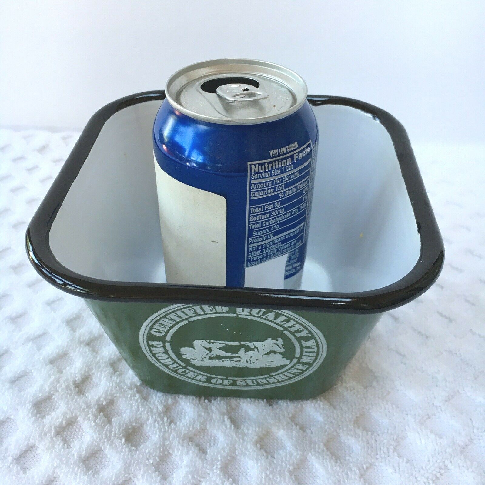 Certified Quality Producer of Sunshine Milk Green Enamel Metal Container Cow