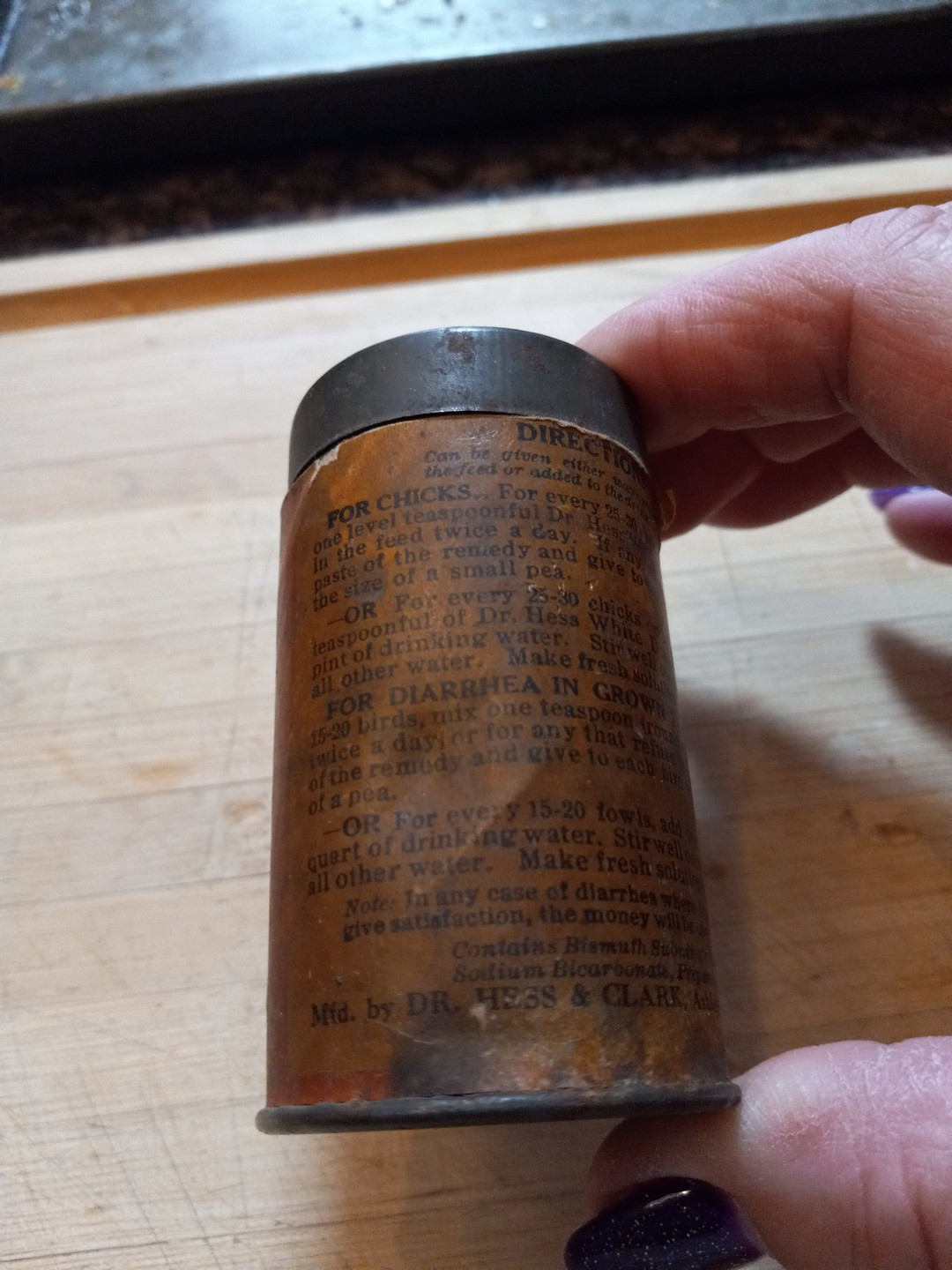 Antique Empty Tin Can 1926 Dr. Hess White Diarrhea Remedy for Chicks .25