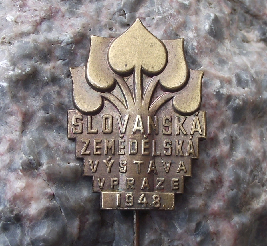 1948 National Slavic Agricultural Fair Show Expo Prague Farming Farm Pin Badge