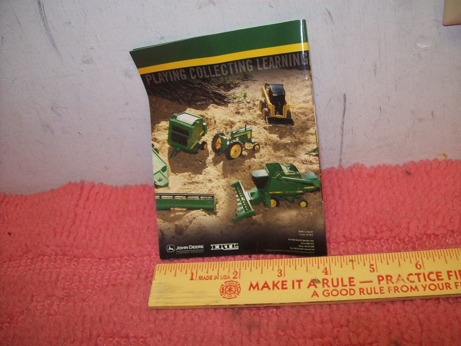 JOHN DEERE 2009 ERTL TOYS CATALOG 43-Pages PLAYING COLLECTION LEARNING/PocketSZ